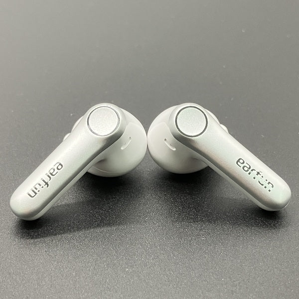 【中古】Air Pro 4 - White【秋葉原】