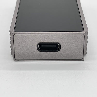 【中古】UA6 Titanium【秋葉原】