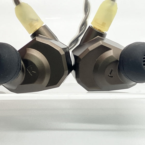 【中古】Holocene 【CAM-5577】【日本橋】