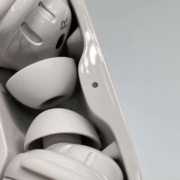 【中古】QuietComfort Ultra Earbuds White Smoke【秋葉原】