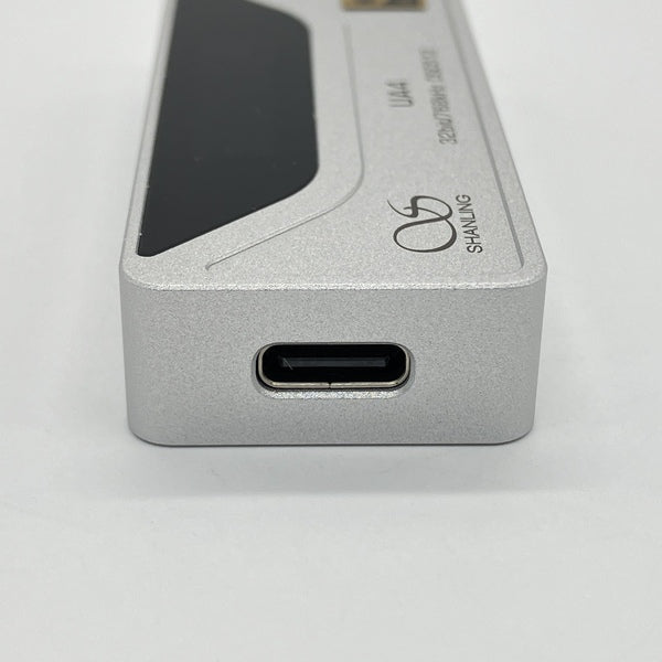 【中古】UA4 シルバー【秋葉原】