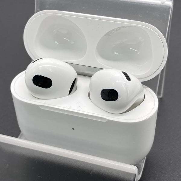 【中古】Airpods MPNY3J/A 3rd Generation  Lightning充電ケース付【日本橋】