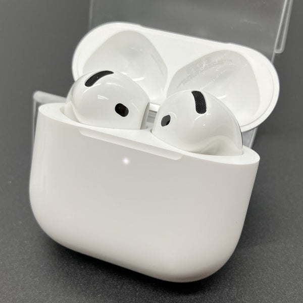 【中古】AirPods 4 MXP93J/A（アクティブノイズキャンセリング搭載）【秋葉原】