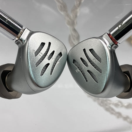 WIND シルバー イヤホン 鹿鸣川 风 新品 BQEYZ 【中古】Wind Special Edition(シルバー)【秋葉原】 – e☆イヤホン