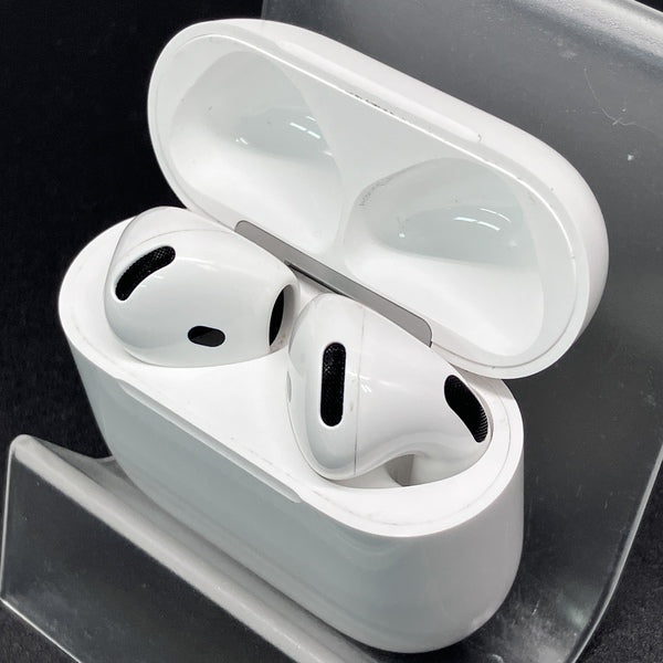 中古 AirPods4（箱無し） Apple 【中古】AirPods 4 MXP63J/A【名古屋】 – e☆イヤホン
