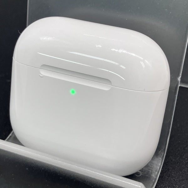 【中古】AirPods 4 MXP93J/A（アクティブノイズキャンセリング搭載）【秋葉原】