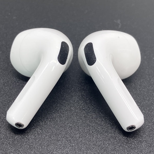 【中古】AirPods 4 MXP93J/A（アクティブノイズキャンセリング搭載）【秋葉原】