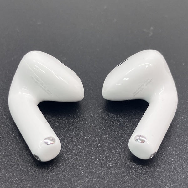 【中古】AirPods 4 MXP93J/A（アクティブノイズキャンセリング搭載）【秋葉原】