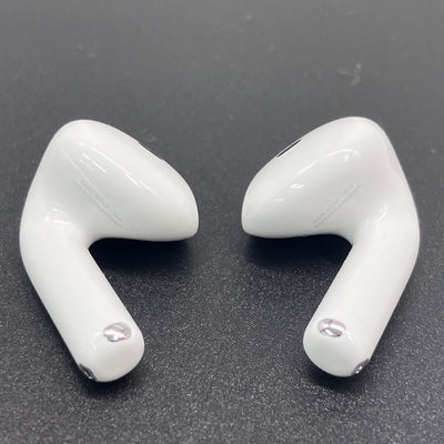 【中古】AirPods 4 MXP93J/A（アクティブノイズキャンセリング搭載）【秋葉原】