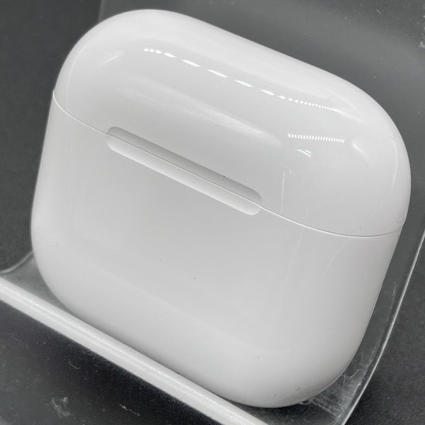 【中古】AirPods 4 MXP93J/A（アクティブノイズキャンセリング搭載）【秋葉原】