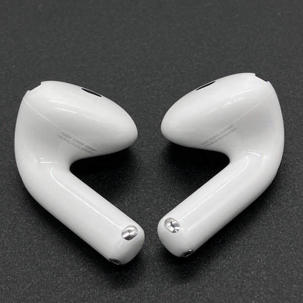 【中古】AirPods 4 MXP93J/A（アクティブノイズキャンセリング搭載）【秋葉原】
