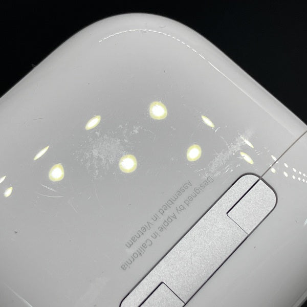 【中古】AirPods 4 MXP93J/A（アクティブノイズキャンセリング搭載）【秋葉原】