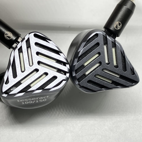 【中古】Tesseract(Universal Fit)【秋葉原】