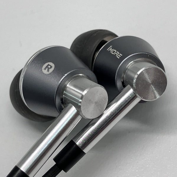 【中古】E1001 Triple-Driver In-Ear Headphones シルバー【仙台】