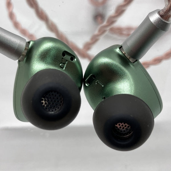 【開封のみ／未使用品】BQEYZ Spring 2 グリーン 開封のみ／未使用品】BQEYZ Spring 2 グリーン BQEYZ Spring 2 – e