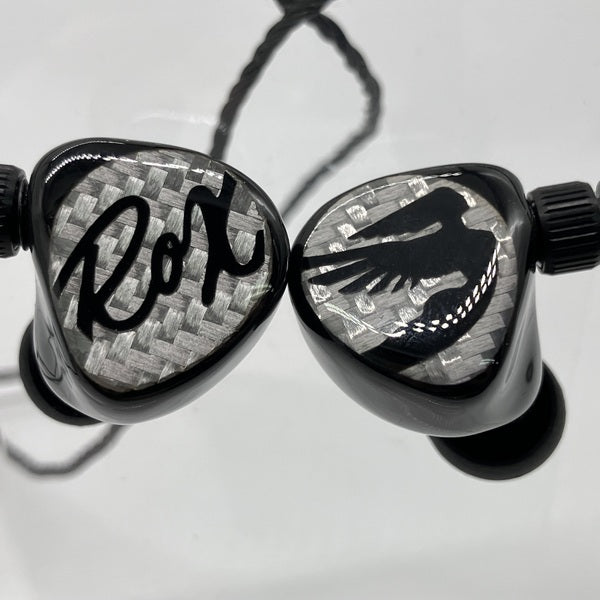 【中古】ROXANNE UNIVERSAL IEM / SILVER CARBON 【JHA-0614】【秋葉原】