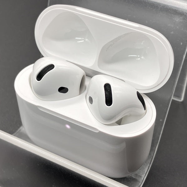 【中古】AirPods 4 MXP93J/A（アクティブノイズキャンセリング搭載）【秋葉原】