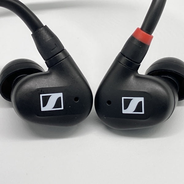 【中古】IE 100 PRO BLACK【秋葉原】