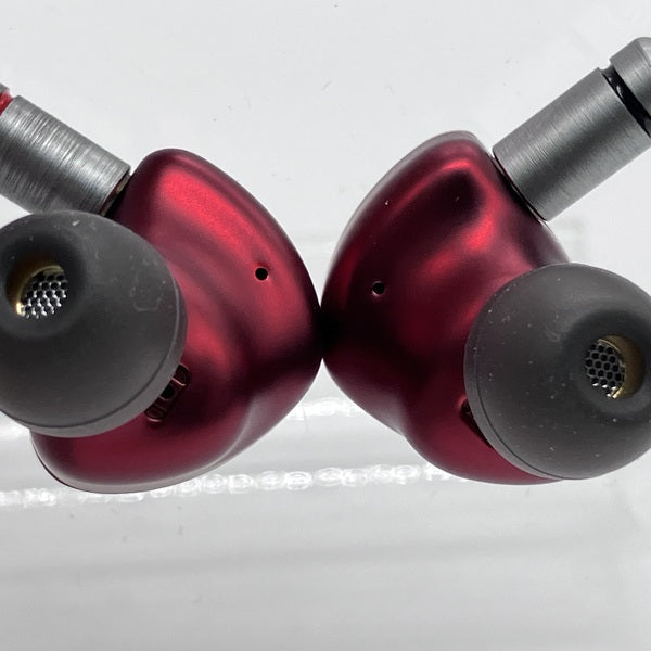 水月雨 (MOONDROP) 【中古】Aria 2 真紅【秋葉原】 – e☆イヤホン