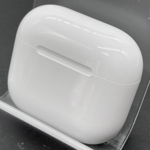 【中古】AirPods 4 MXP93J/A（アクティブノイズキャンセリング搭載）【秋葉原】