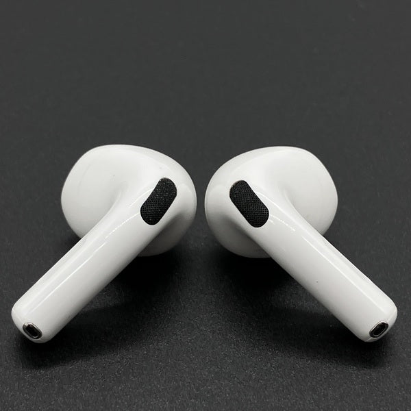 【中古】AirPods 4 MXP93J/A（アクティブノイズキャンセリング搭載）【秋葉原】