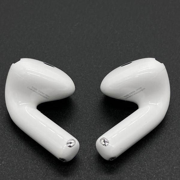 【中古】AirPods 4 MXP93J/A（アクティブノイズキャンセリング搭載）【秋葉原】