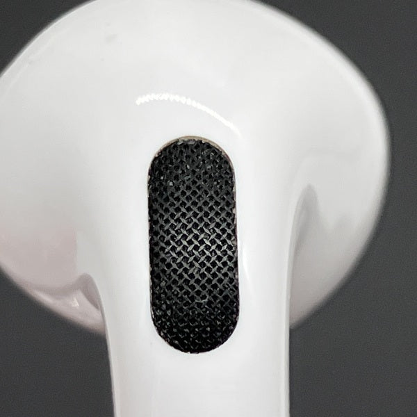 【中古】AirPods 4 MXP93J/A（アクティブノイズキャンセリング搭載）【秋葉原】