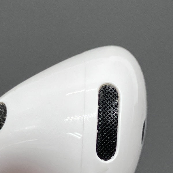 【中古】AirPods 4 MXP93J/A（アクティブノイズキャンセリング搭載）【秋葉原】