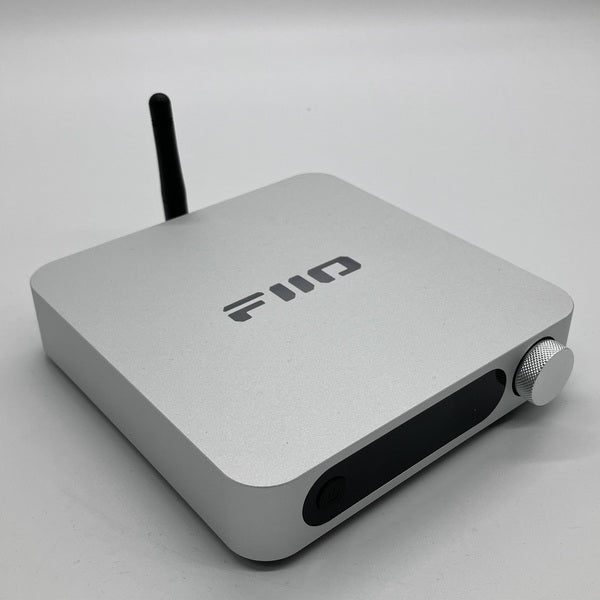 【中古】SR11 Silver 【FIO-SR11-S】【秋葉原】