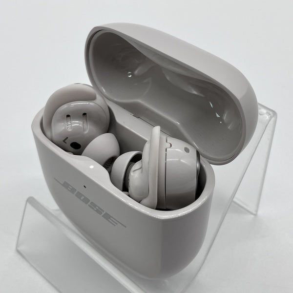 【中古】Quietcomfort Ultra Earbuds 2nd Gen White Smoke【日本橋】