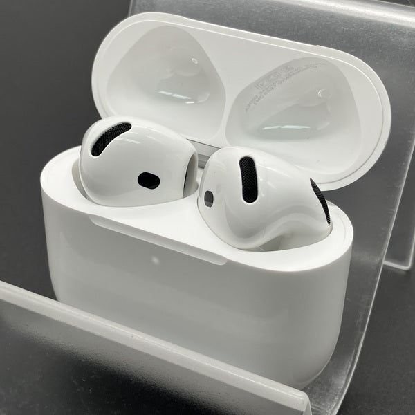 【中古】AirPods 4 MXP93J/A（アクティブノイズキャンセリング搭載）【秋葉原】
