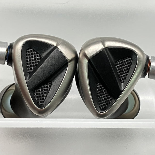 【中古】FH19 【FIO-IEM-FH19-B】【秋葉原】