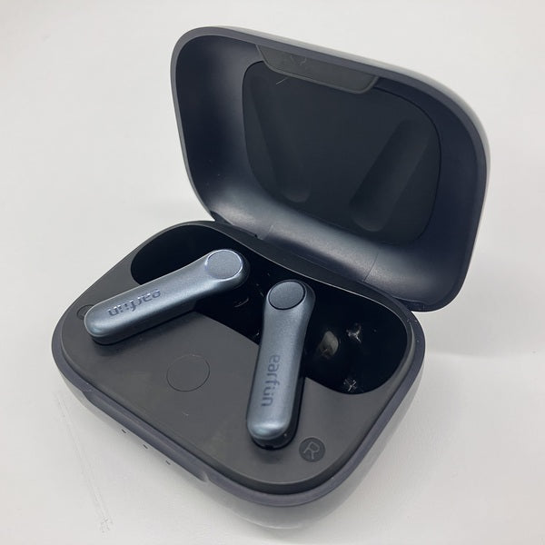 【中古】Air Pro 4 - Black【日本橋】