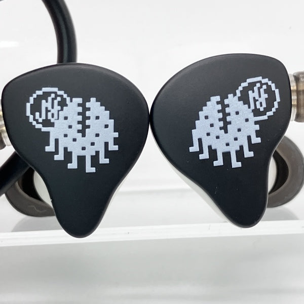 【中古】NA3 Essentials ブラック&ホワイト【名古屋】