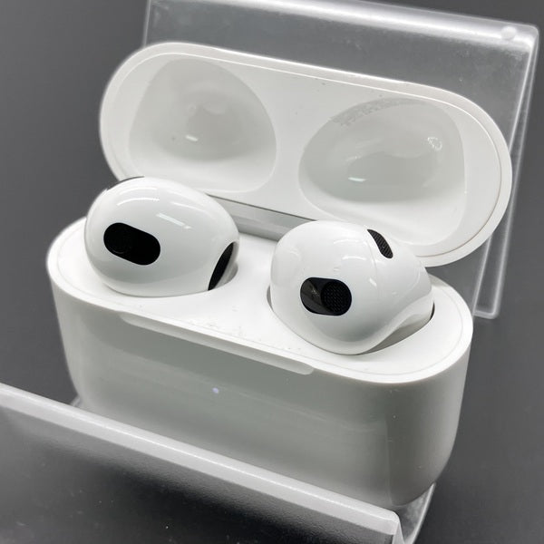 【中古】Airpods MPNY3J/A 3rd Generation  Lightning充電ケース付【秋葉原】