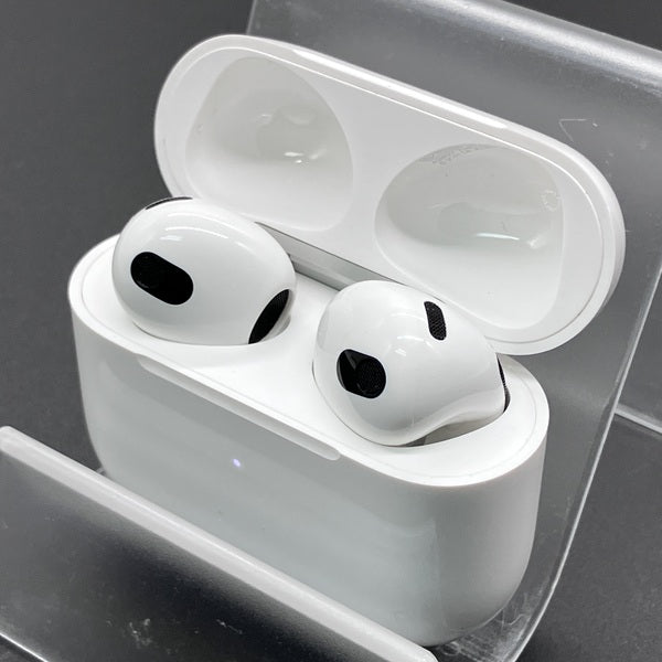 【中古】Airpods MPNY3J/A 3rd Generation  Lightning充電ケース付【秋葉原】