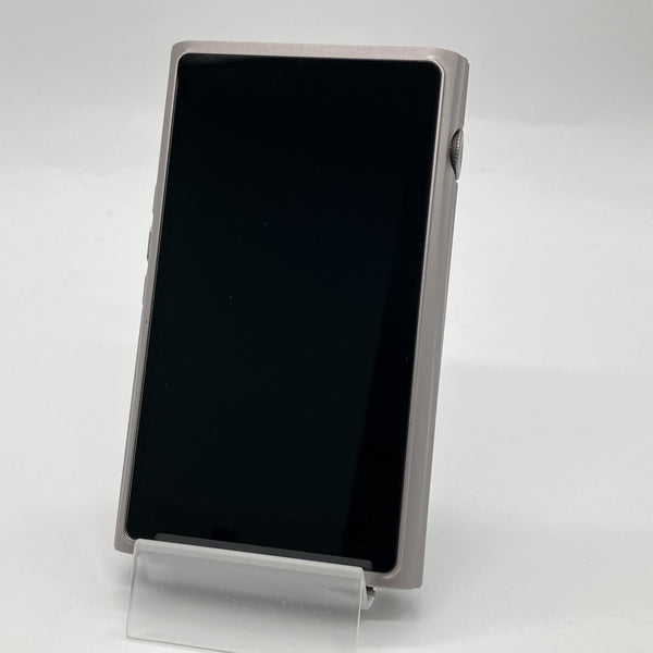 【中古】M7 チタニウム【秋葉原】