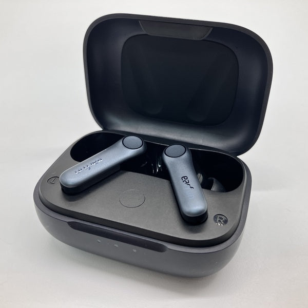 【中古】Air Pro 4 - Black【秋葉原】