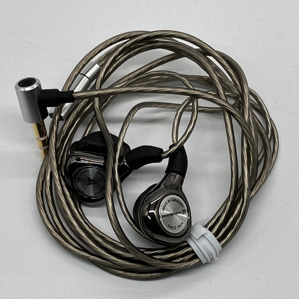 Astell&Kern 【中古】AK T8iE MkII 【AK-T8IE-MKII-BLK】【秋葉原