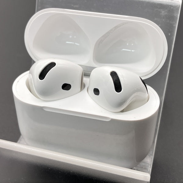 【中古】AirPods 4 MXP93J/A（アクティブノイズキャンセリング搭載）【秋葉原】