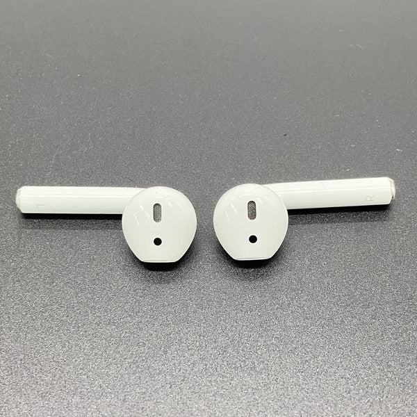 Apple 【中古】AirPods with Charging Case MV7N2J/A【名古屋】 – e