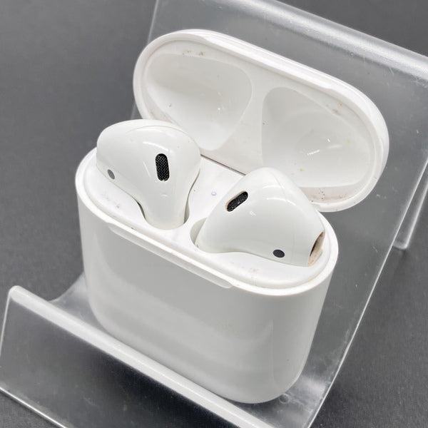 Apple 【中古】AirPods with Charging Case MV7N2J/A【秋葉原】 – e