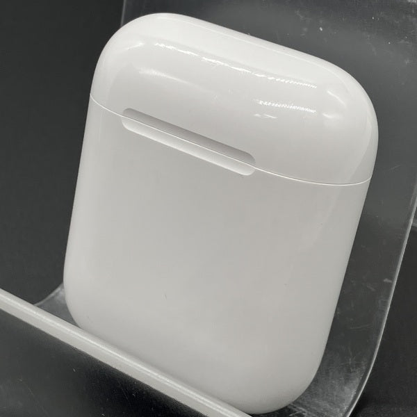 Apple 【中古】AirPods with Charging Case MV7N2J/A【秋葉原】 – e