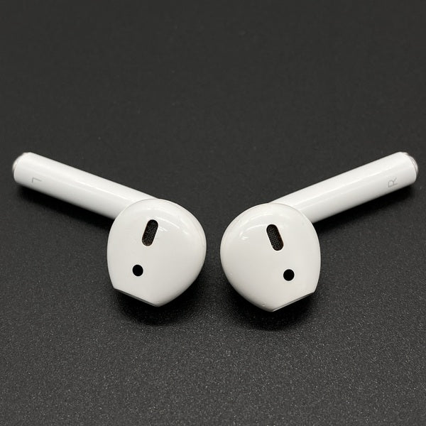 Apple 【中古】AirPods with Charging Case MV7N2J/A【秋葉原】 – e