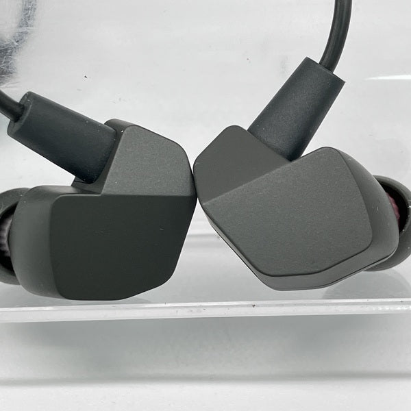 【中古】VR2000 for Gaming 【FI-VR2DPLDO】【日本橋】