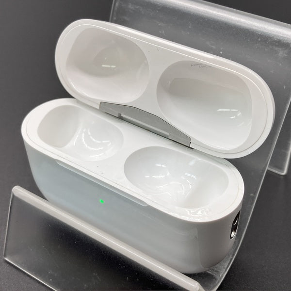【中古】AirPods Pro (第2世代) MagSafe充電ケース(USB-C)【秋葉原】