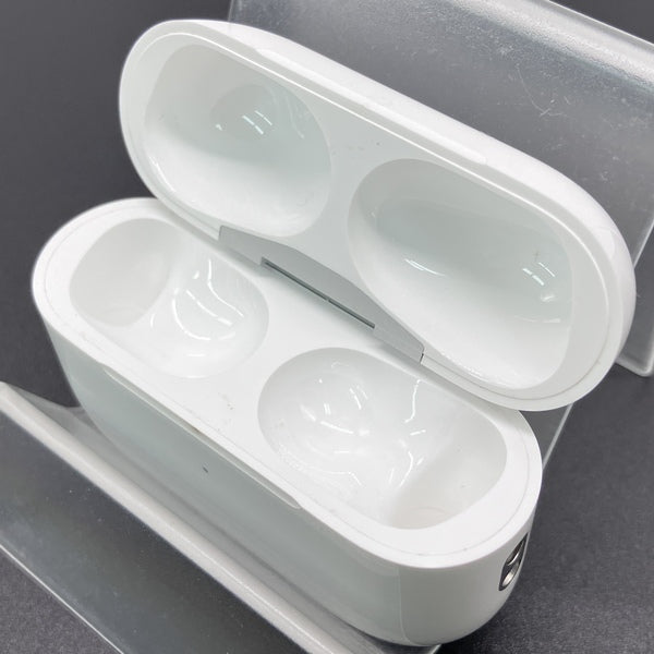 【中古】AirPods Pro (第2世代) MagSafe充電ケース(USB-C)【秋葉原】