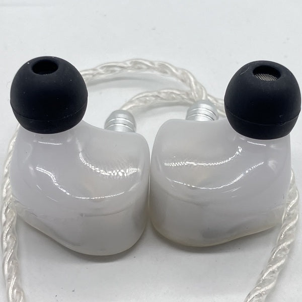 AAW 【中古】Z06 Blanc Edition(Universal Fit)【秋葉原】 – e☆イヤホン
