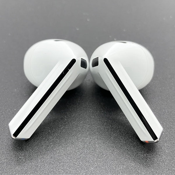 Galaxy 【中古】Galaxy Buds3 ホワイト 【SM-R530NZWAXJP】【秋葉原