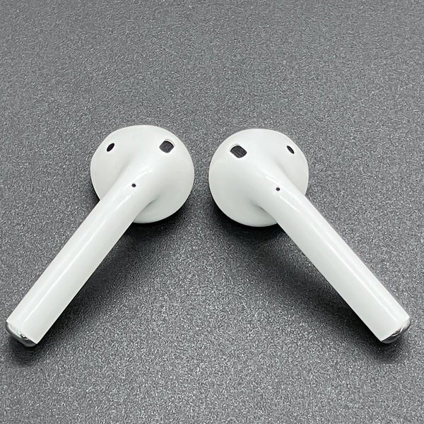 Apple 【中古】AirPods with Charging Case MV7N2J/A【日本橋】 – e